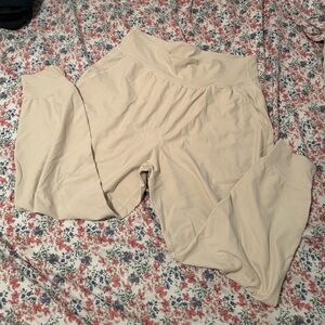 Old Navy Cream Ribbed High-Rise Jogger